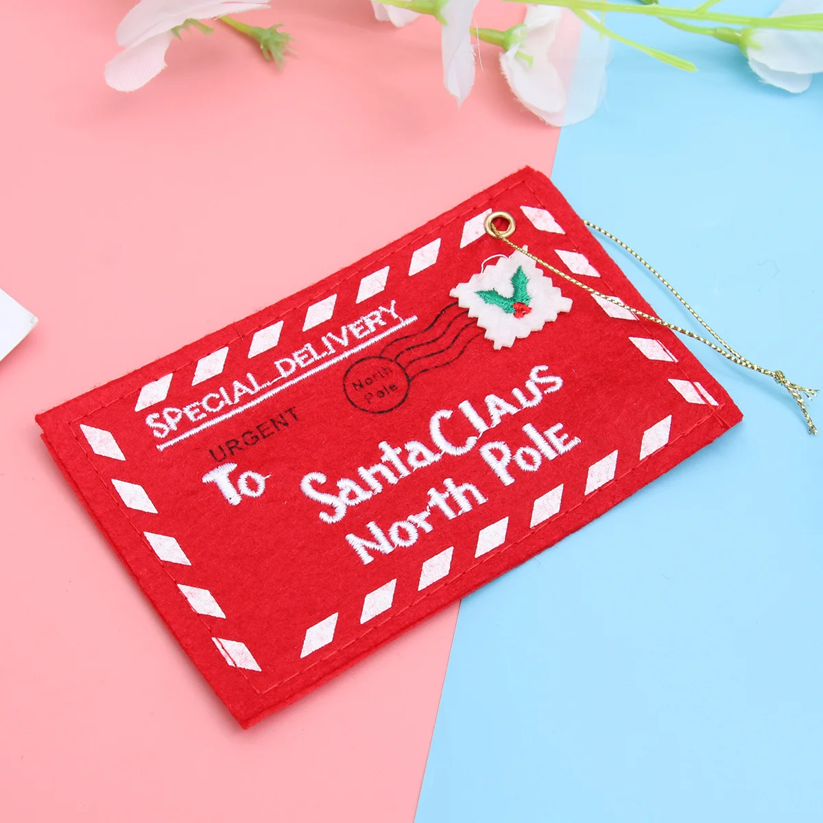 

4Pcs Reusable Christmas Gift Bags Santa Claus Fabric Envelopes for Candies Lollipops Non-Fading Holiday Party Decorations