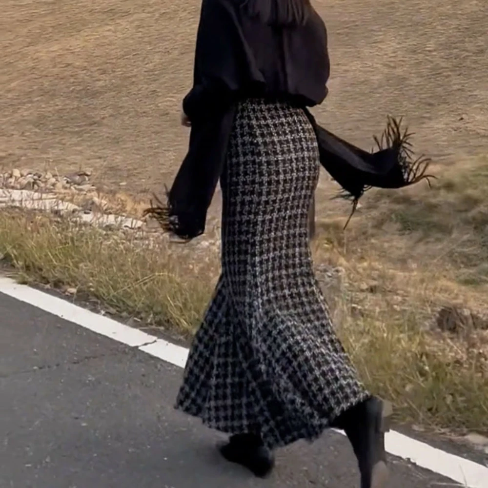 Women Plaid Tweed High‑Waist Mermaid Maxi Skirt Flared Ruffle Hem Long A‑Line Vintage Elegant Fall Winter Casual Party Skirt