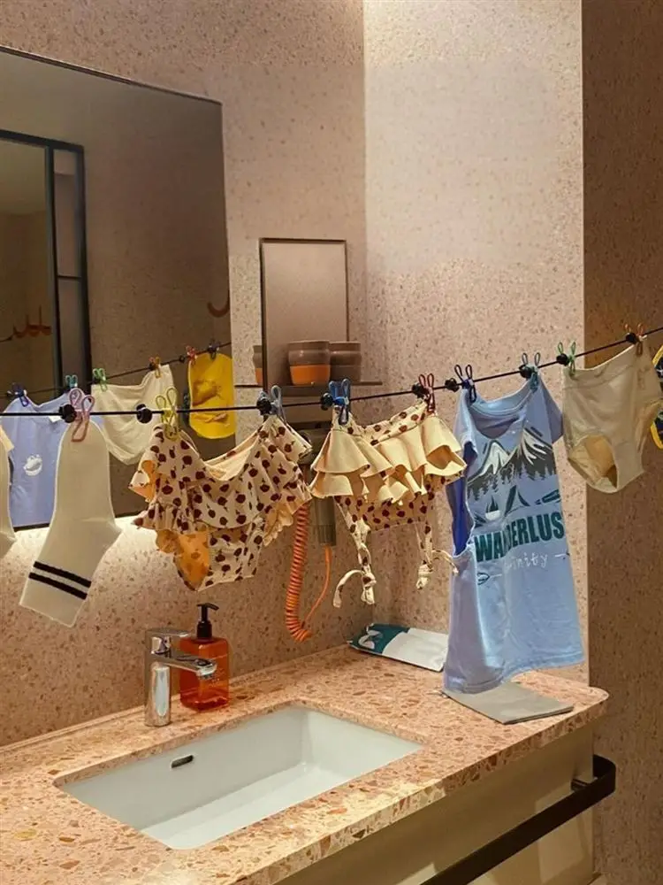 varal-portatil-de-viagem-com-clipes-retratil-para-pendurar-e-secar-roupas-em-hoteis-e-viagens-de-negocios