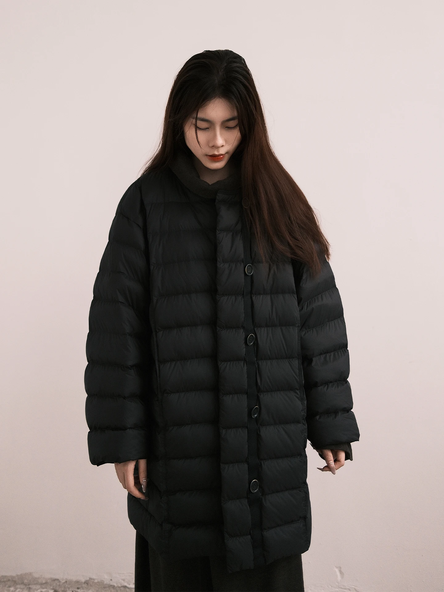 

Женская легкая пуховая куртка MistFern Island без воротника, стеганая, простой дизайн, невесомая теплота, конструкция с эффектом облачной мягкости