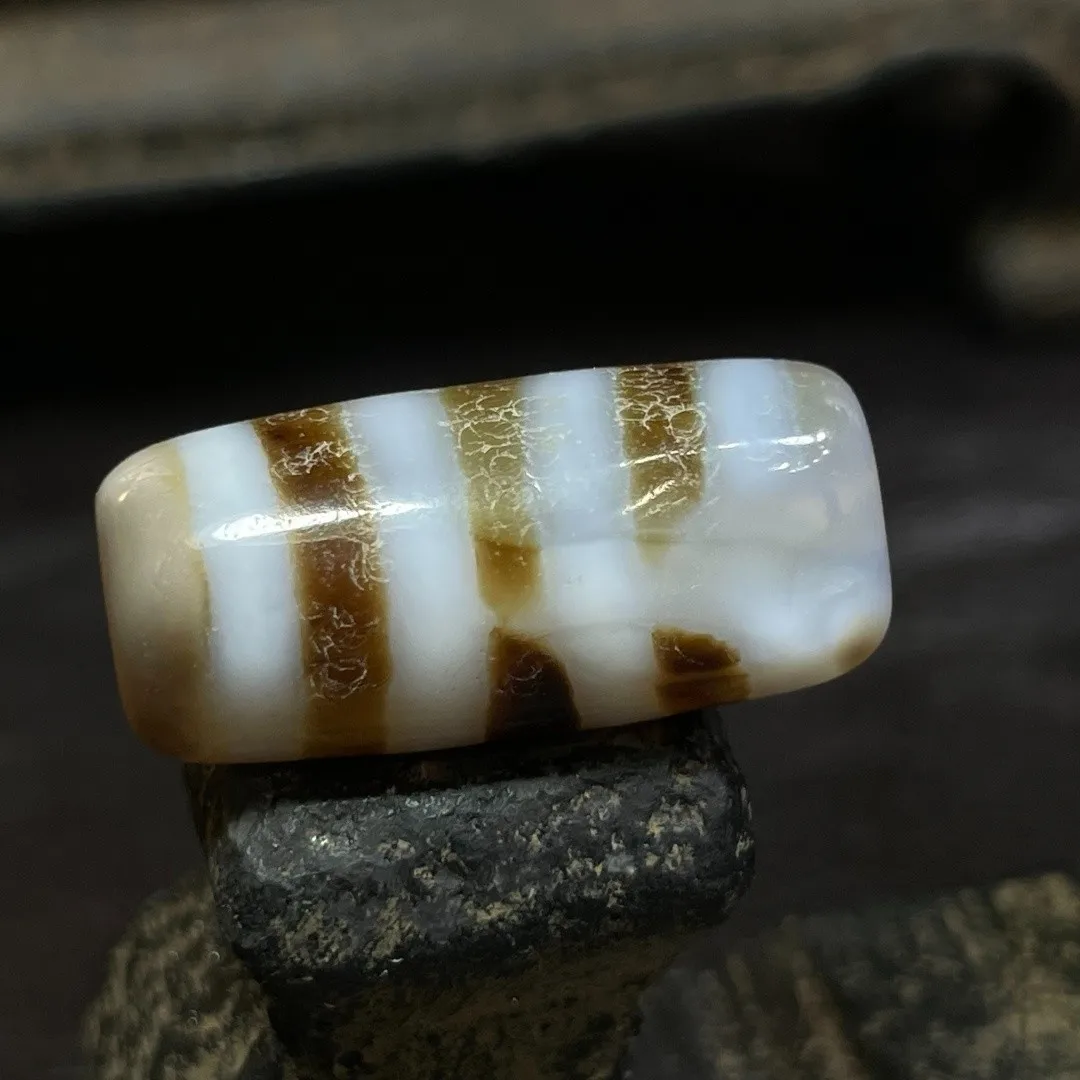 Tibetan Nepalese Himalayan Bead Ancient Agate Old Dzi Talisman eye Bead Amulet