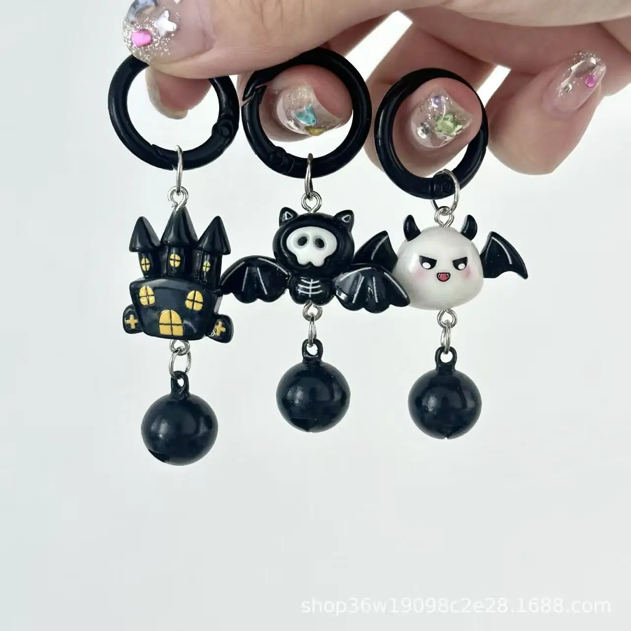 Halloween Skeleton KeyChain Skull Bat Retro Punk Ghost Claws For Women Girls Camera Airpods Earphones Schoolbag Ornament Gift