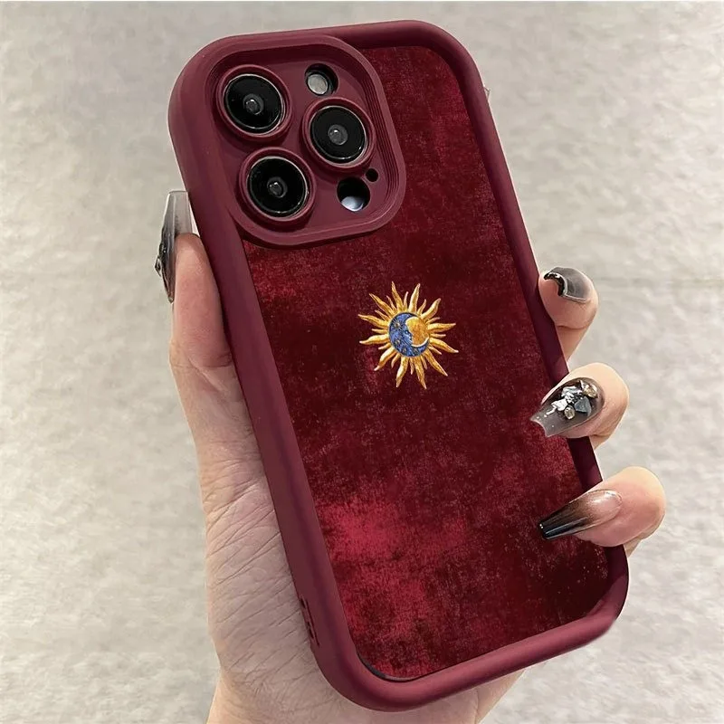 Funda para Teléfono con Patrón Vintage de Sol y Luna Dorados y Color Vino Tinto para iPhone 17 16 15 14 13 12 11 Pro Max XS X XR 7 8 16 Plus 16E 17 Air