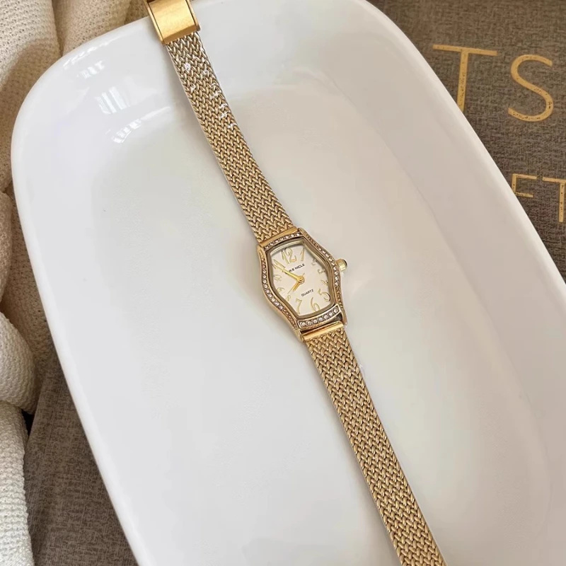 Classic Trend Ladies Watch Elegant Simple Retro 2025 Waterproof Quartz Watch Birthday Gift Student