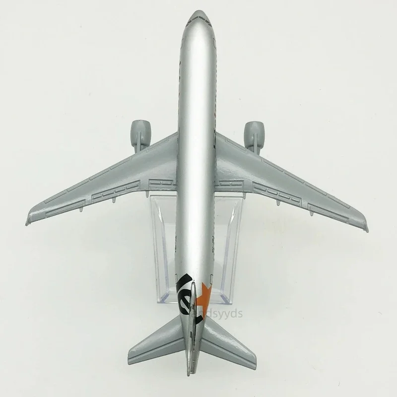 16cm 1/400 Scale Jetstar A320 Diecast Metal Airplane Model Kits with Stand for Aviation Enthusiasts Gift or Desktop Display view 3