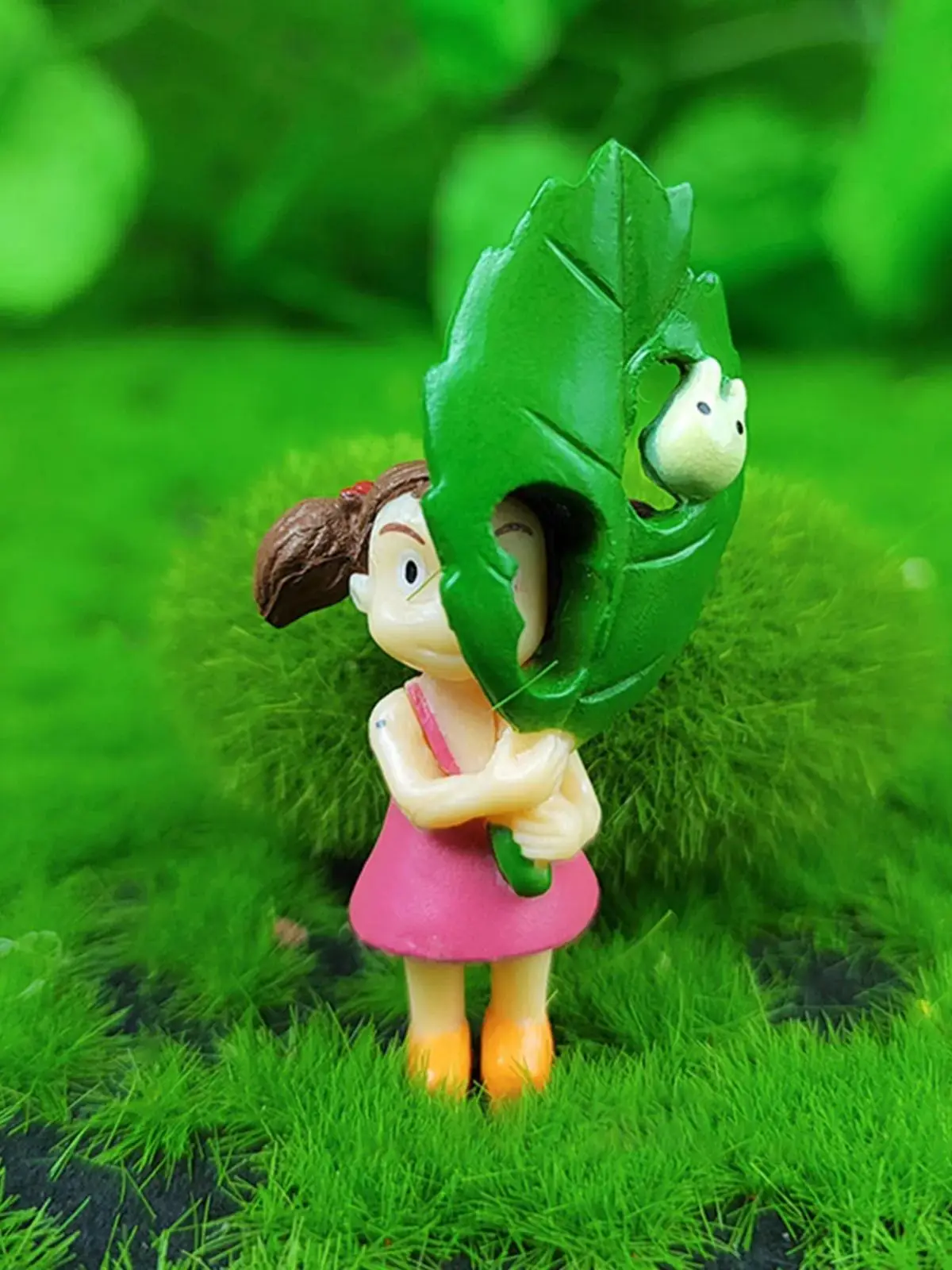 1Pcs Nette Desktop Dekoration Totoro Figur Halten Blatt Totoro Ornament für Wohnzimmer Wohnkultur Artikel Wand Geburtstag Geschenk
