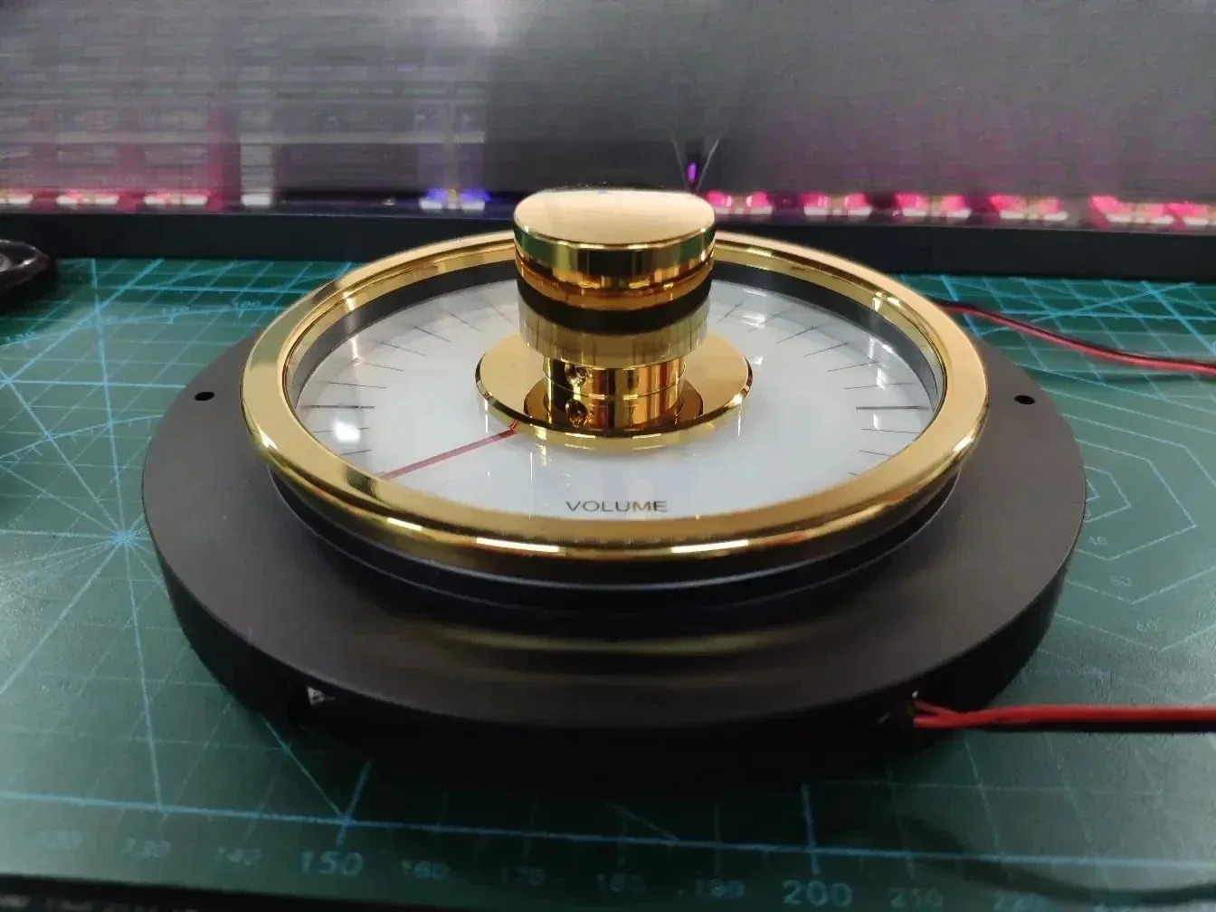 EIZZ Aluminum Alloy  Meter Volume Potentiometer Attenuator High Gloss Gold Plated Warm Back Light For Audio Amplifier