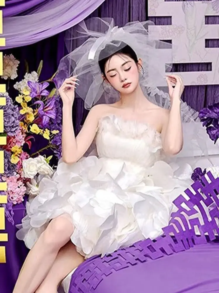 Белые короткие легкие свадебные платья Бальное платье невесты Утренний халат Открытый свадебный платье для высокого и банкета для взрослых