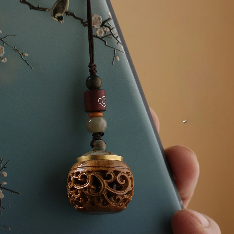 Green Sandalwood Exquisite Hollow Keychain Sachet Pendant Bag Mobile Phone Pendant Antique Style Accessory