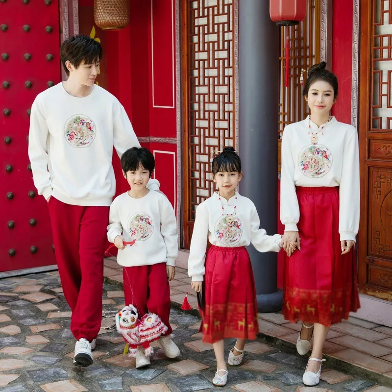 Chinese Style Family Matching Outfits Dad Mom and Daughter Son Sweatshirt Sets Fleece Lined Winter New Year Couple Clothes