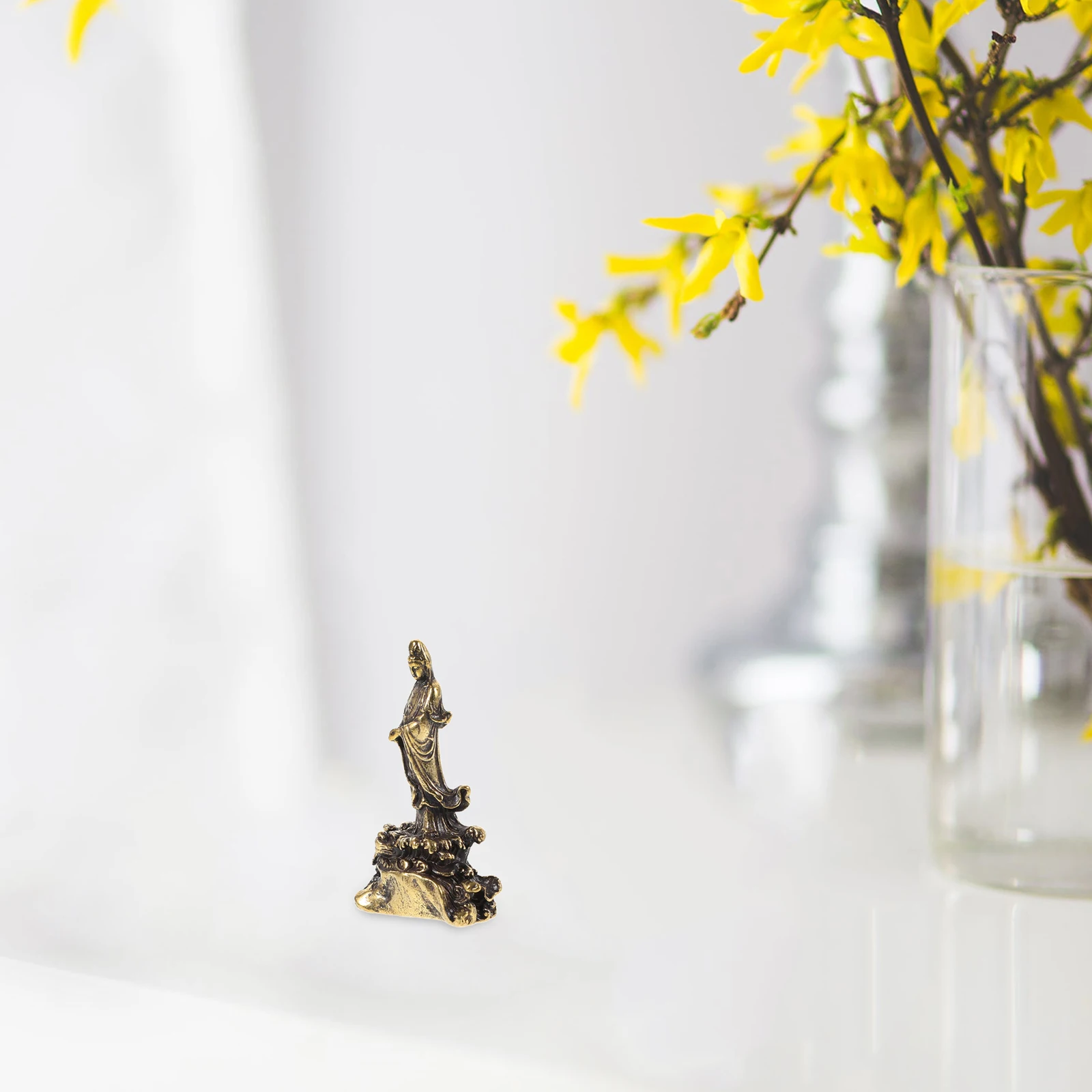 

Brass Guanyin Statue Desktop Decor Ornament Avalokitesvara For Home Office Temple Decoration Craft Adorn Small