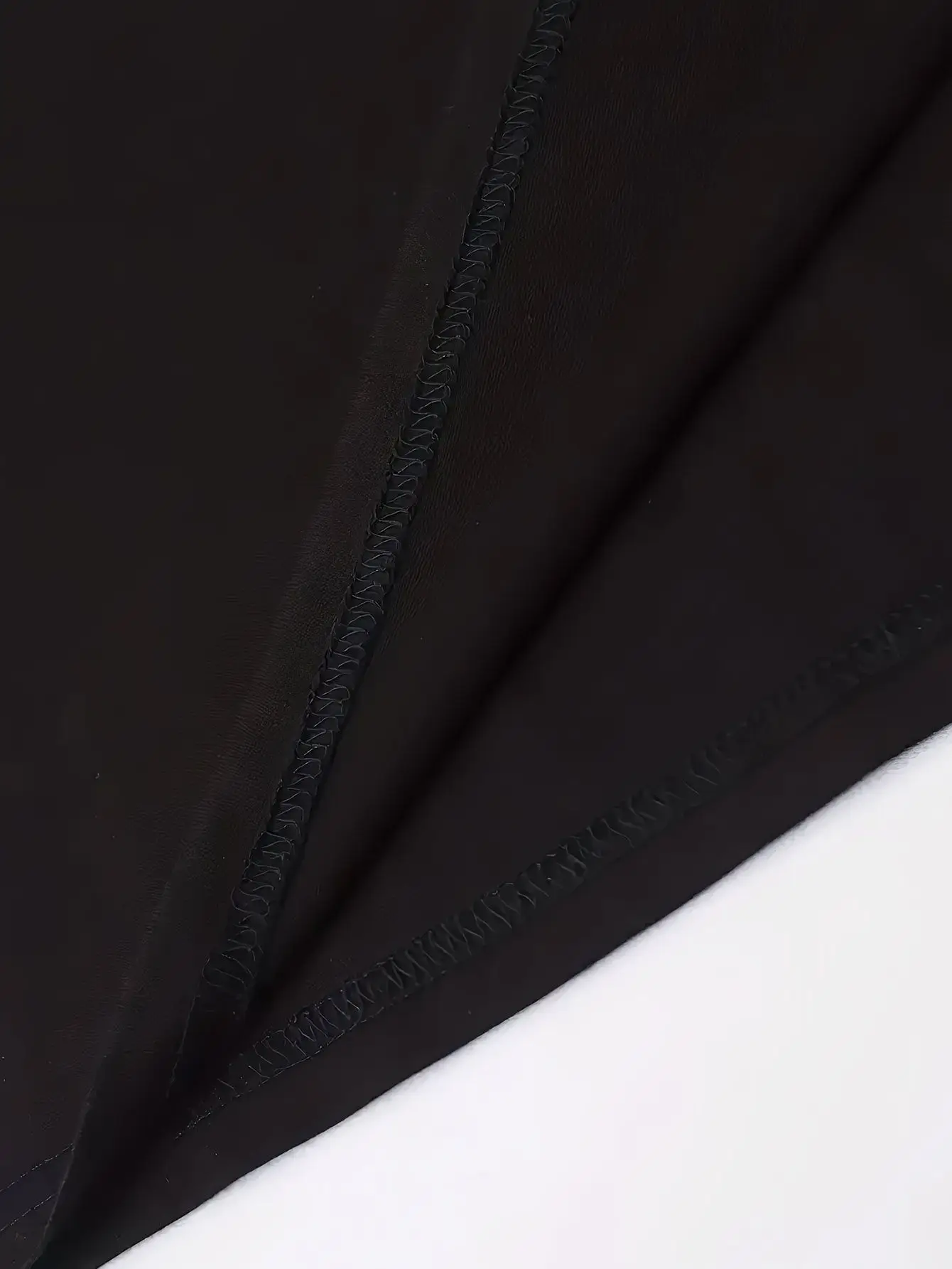 Robe t-shirt en tricot décontracté pour femmes, col rond, manches courtes, haut à la mode, noir avec motif de drapeau coloré