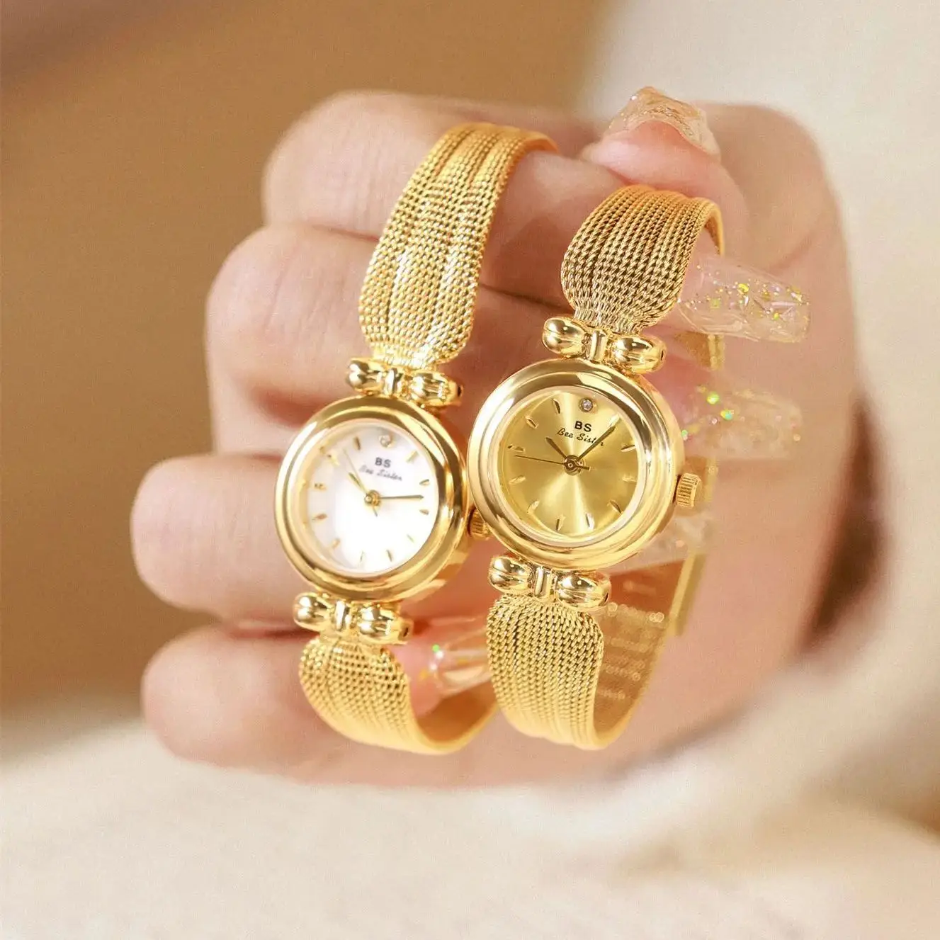Light Luxury Fashion Women's Watches Simple Elegant Temperament Circular Dial Quartz Ladies Watch Wheat Shaped Strap Wristwatch