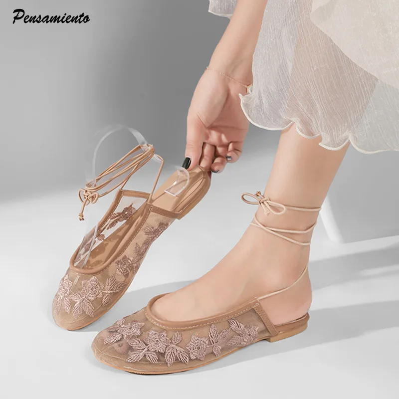 

Модные женские балетки на плоской подошве с воздушной сеткой и цветочной вышивкой, удобные летние лоферы на мягкой подошве со шнуровкой и босоножками, повседневная обувь