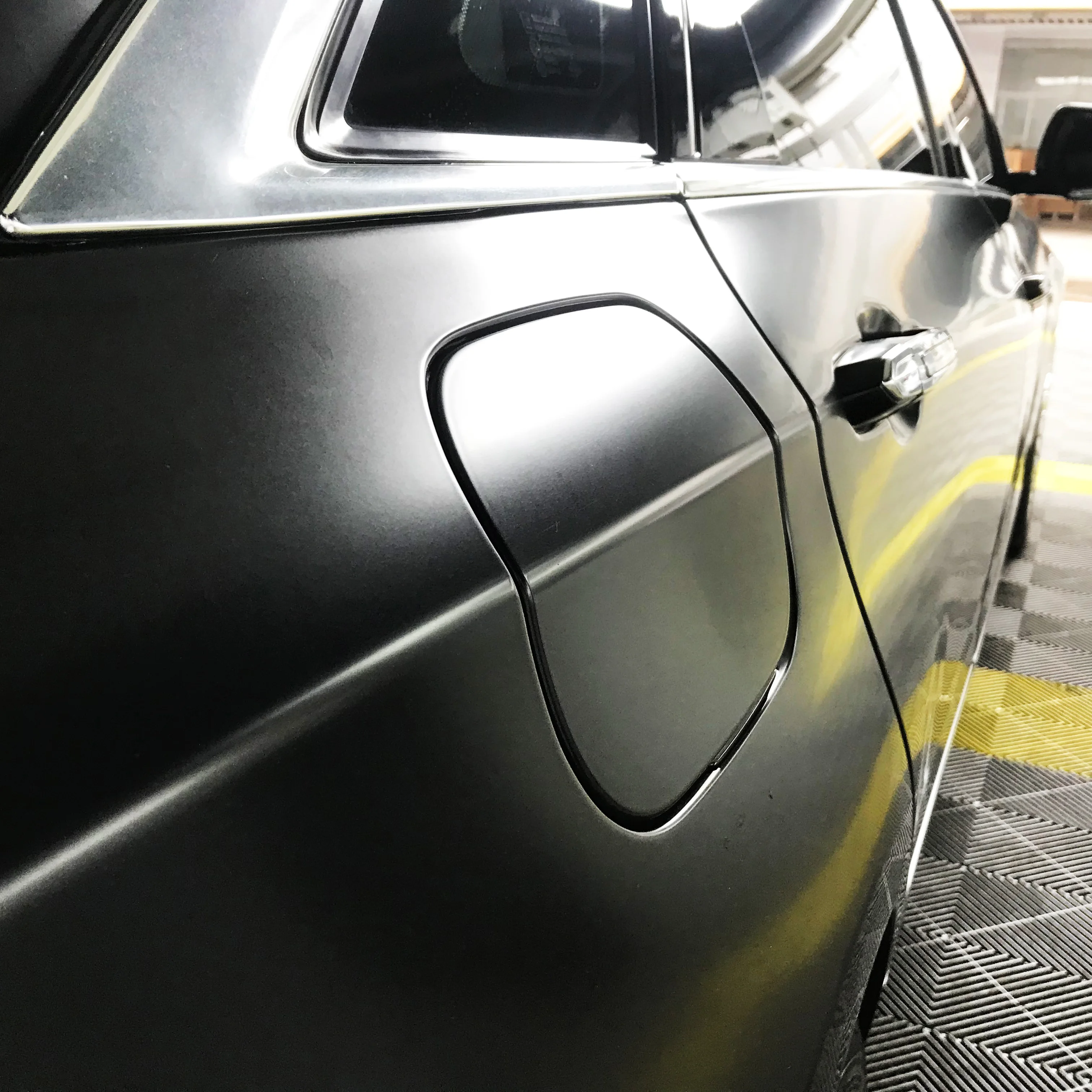 

High Quality TPU Matt Black Vinyl Car Wrap Film Super Matt Black Car Wrapping for Body TPU Material Color Changing Function