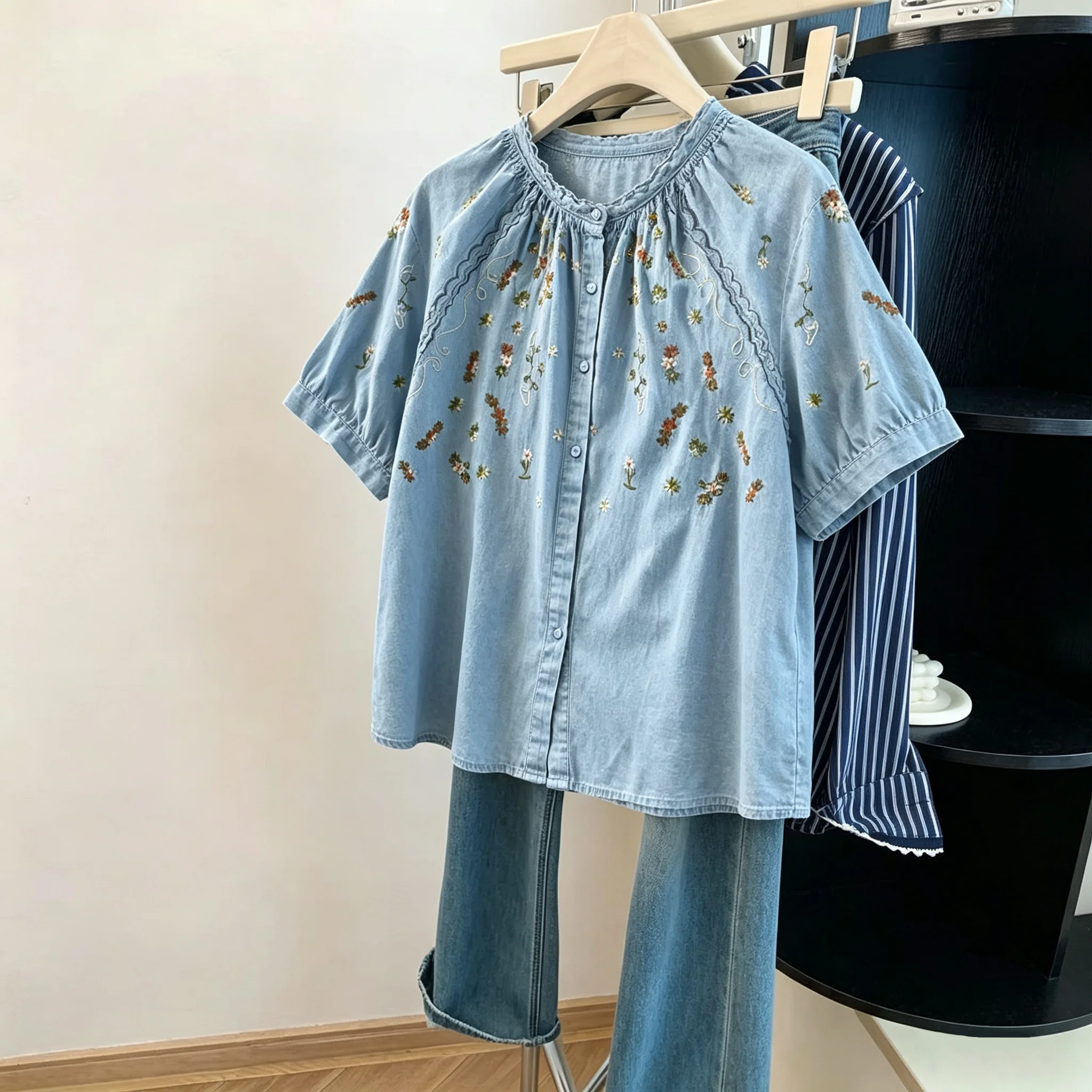 

Casual Style Embroidered Denim Shirt Loose Fit Bubble Sleeve Casual Versatile Top for Men And Women Summer American Retro Sli...