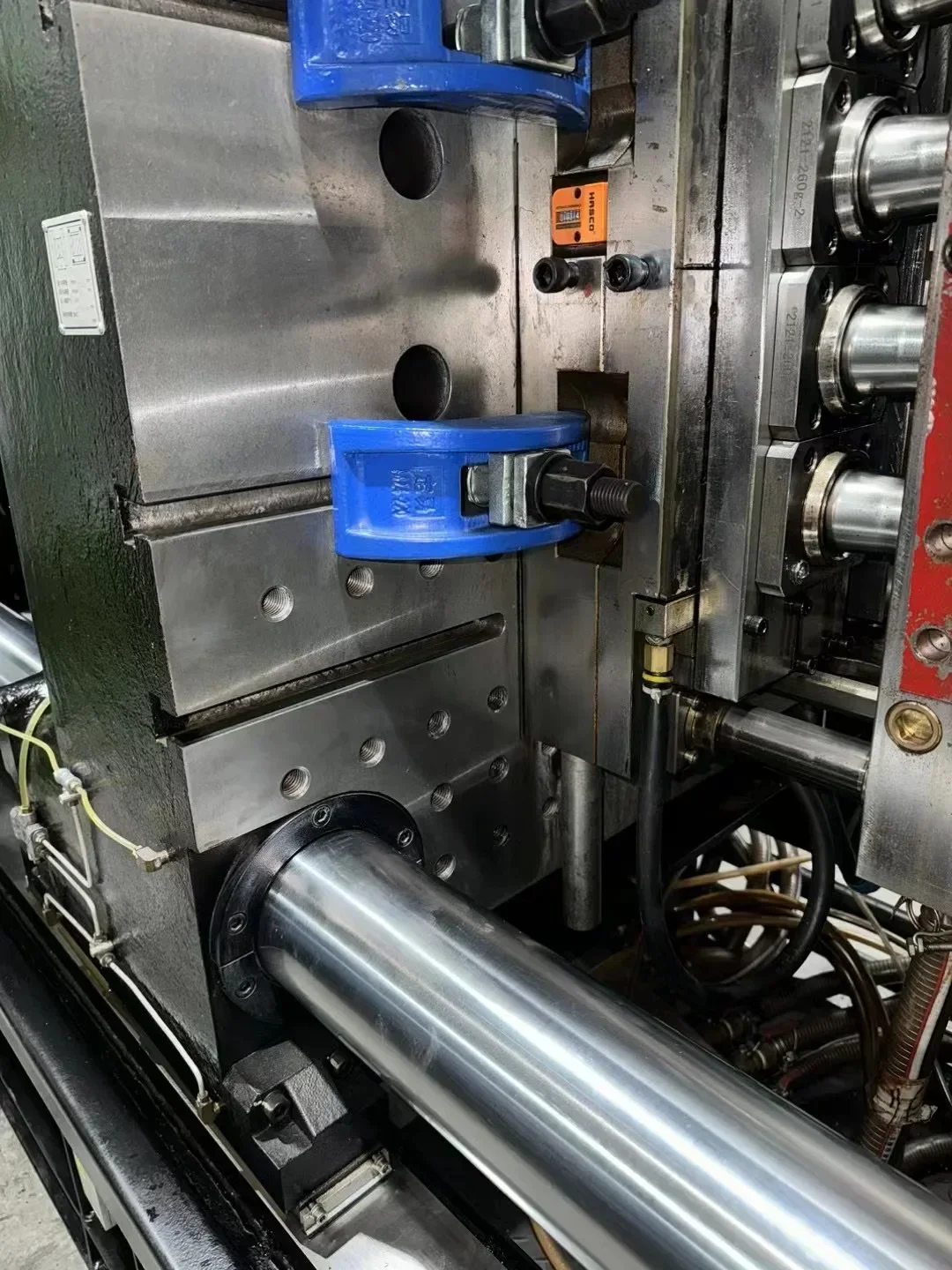 MA480t เครื่องทําแก้วพลาสติก เครื่องปั้นพลาสติก เครื่องปั้นพลาสติกสําหรับชาวเฮติ