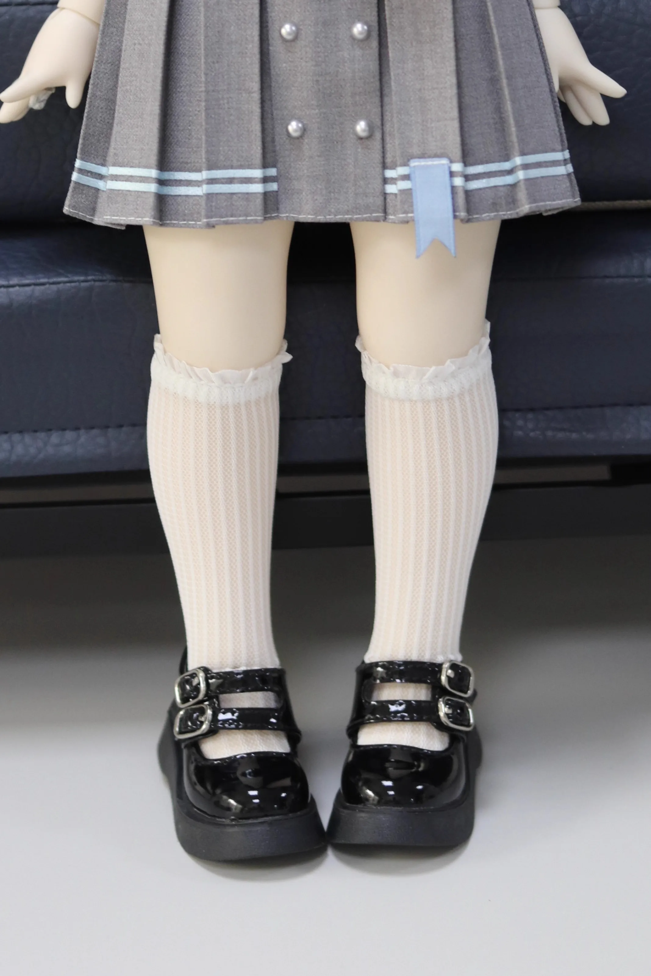 Zapatos pequeños de cuero brillante con punta redonda y doble hebilla, zapatos de muñeca BJD, juguete para niñas, regalos bonitos de suela gruesa, marrón y rojo, accesorios para muñecas, 1/4