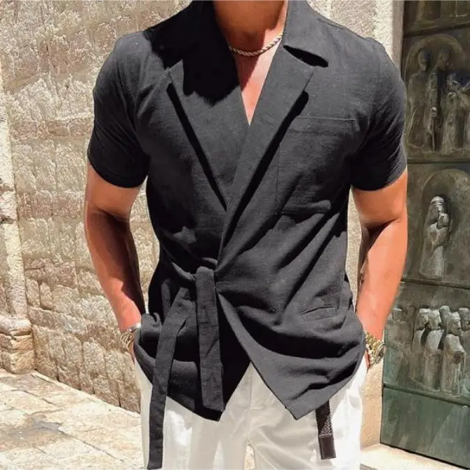 2025 صيف جديد غير رسمي موضة التنقل مريحة الرجال بلون القطن والقنب دعوى طوق حزام قصيرة الأكمام قميص