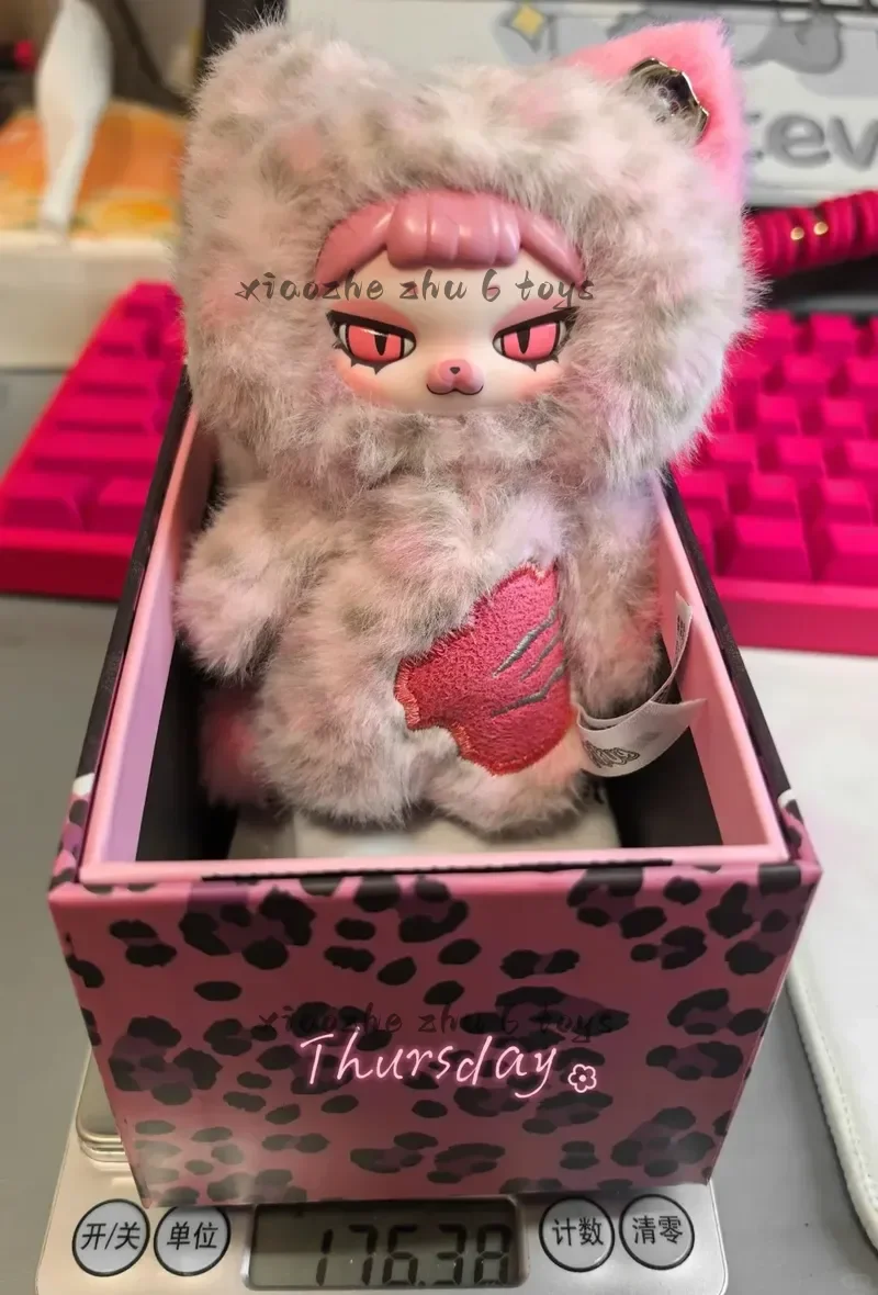 

Valley Renzhe Piku Week Series Authentic Vinyl Plush Blind Box Toy Pendant Bag for Trendy Birthday Gifts