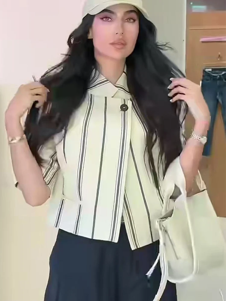 TFMLN Blazer Corto a Rayas para Mujer, Cuello Alto, Manga Corta, Botón Único, Chaqueta Casual Chic para el Trabajo
