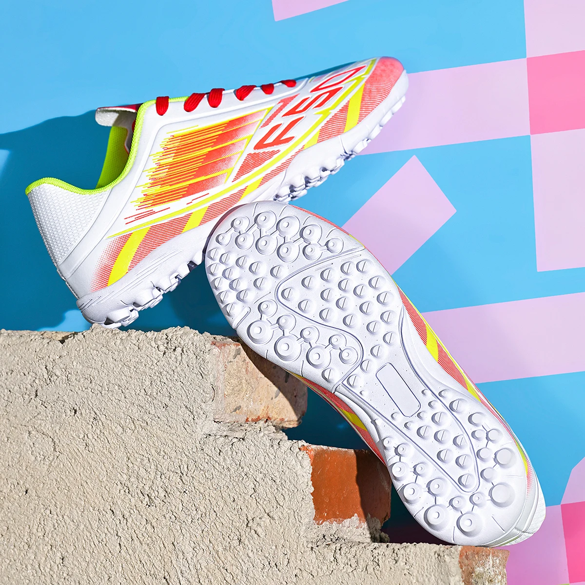 

Дышащие мужские футбольные бутсы со сломанными гвоздями TF для износостойкости и защиты от скольжения на открытом воздухе, эффективно защищающие лодыжки.