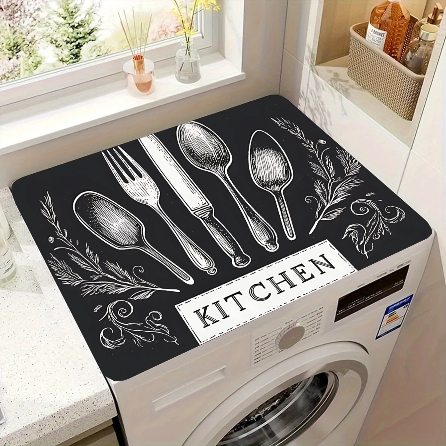 

1 шт. черный кухонный коврик с рисунком столовых приборов и трав для верхней части стиральной машины, нескользящий напольный коврик для кухни