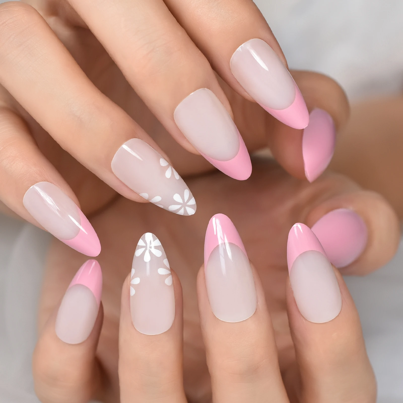 French Almond Pink Top Press On Nails With Flower Pattern Full Cover Finger Nails Średni migdałowy kształt Manicure z zakładkami