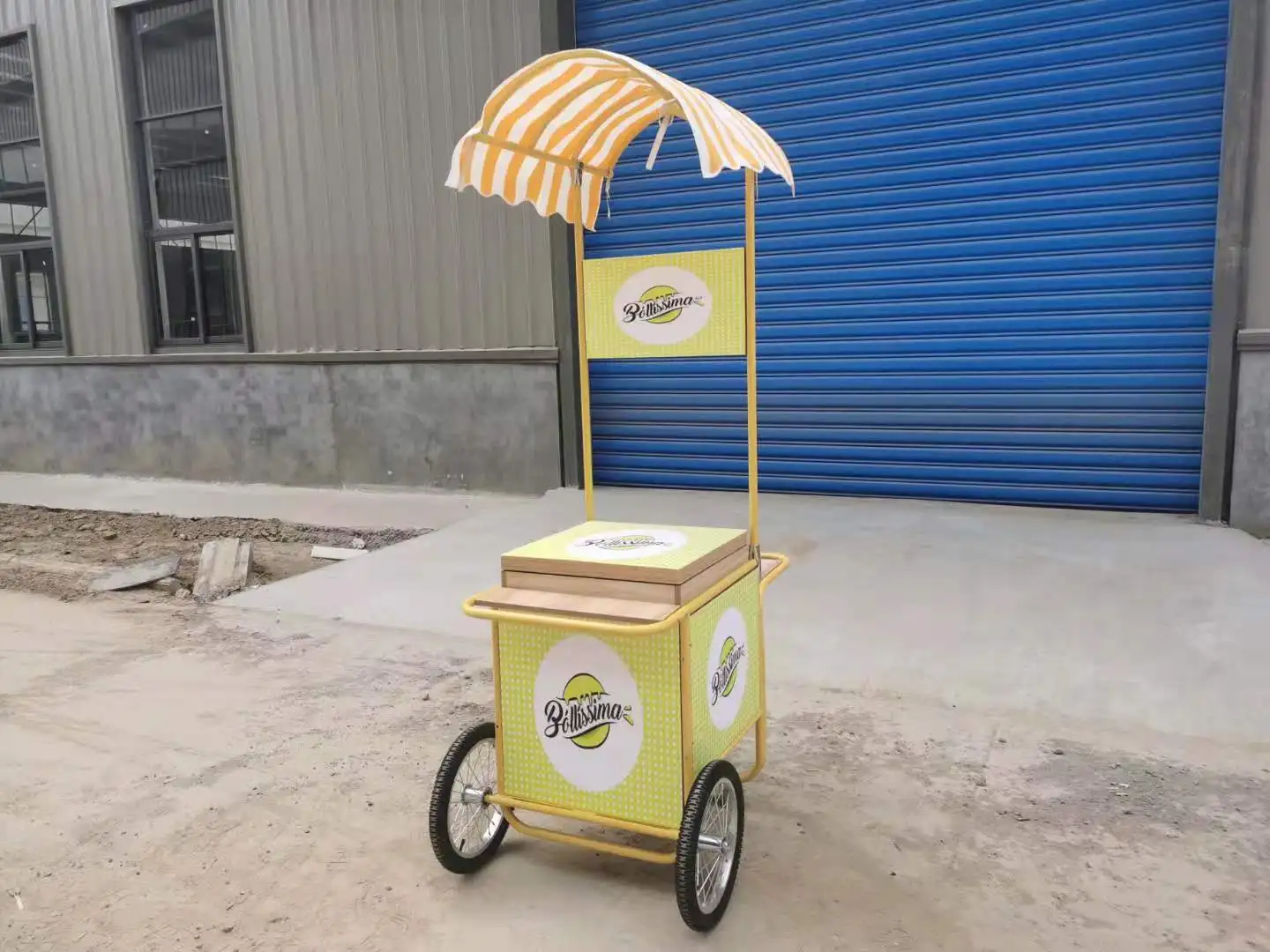 رائجة البيع مقطورة عربة الآيس كريم مع 50L مجمدات عرض صغيرة الثلاجات دفع اليد الآيس كريم بيع عربات شاحنة طعام متنقلة