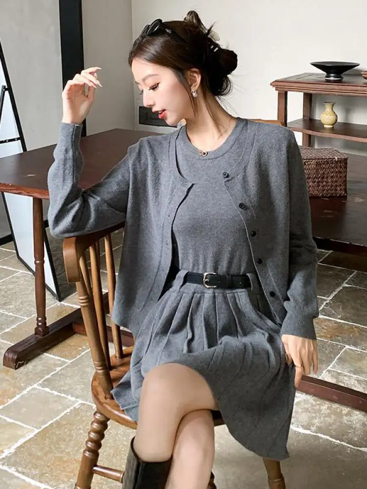 Stile coreano nuovo cardigan lavorato a maglia monopetto nero grigio top in maglia + mini gilet abito corto autunno inverno donna set a due pezzi
