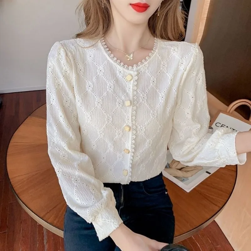 French Vintage Lace O-neck Shirts for Women Autumn Prevalent Delicate Clothes Elegant Fashion Single-button Shirt Feminine Tops