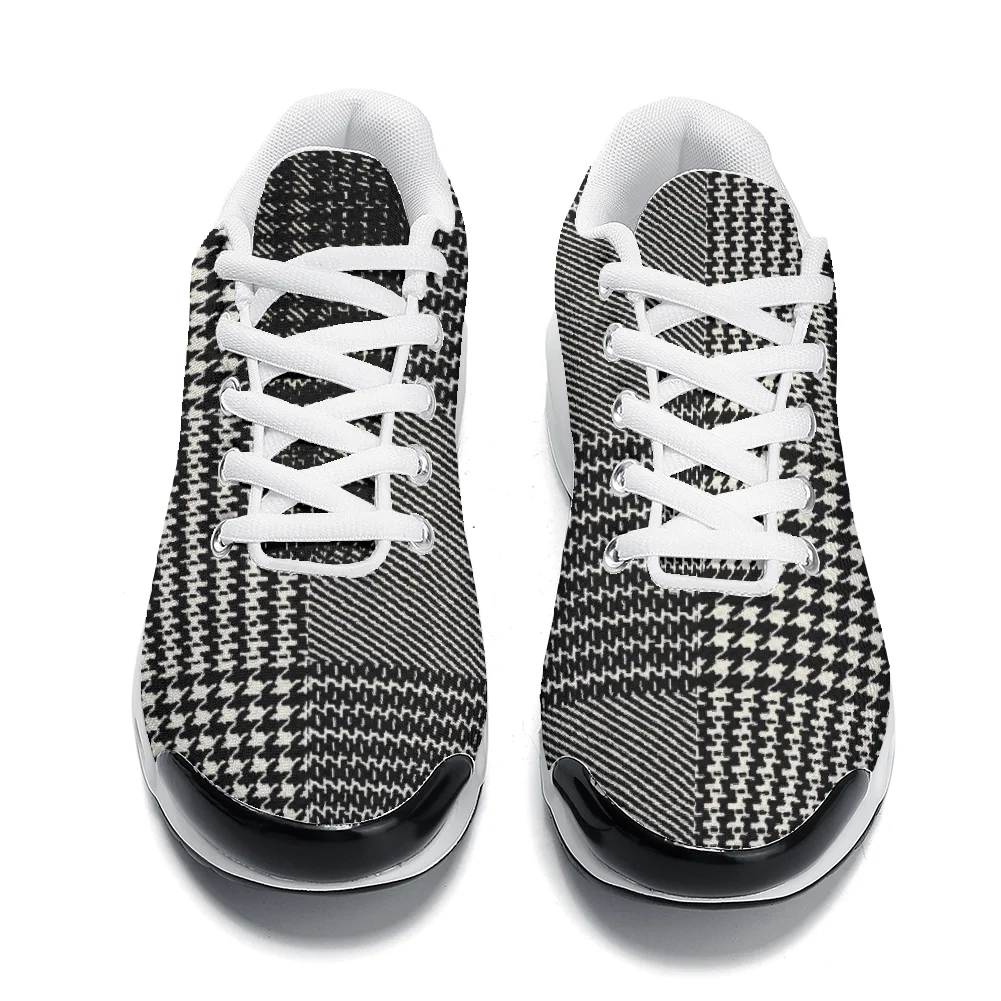 รองเท้าลำลองลายสก็อตแบบปรับแต่งได้ พื้นรองเท้าแบบมีเบาะลม ระบายอากาศได้ดี  รองเท้ากีฬาแบบ unisex