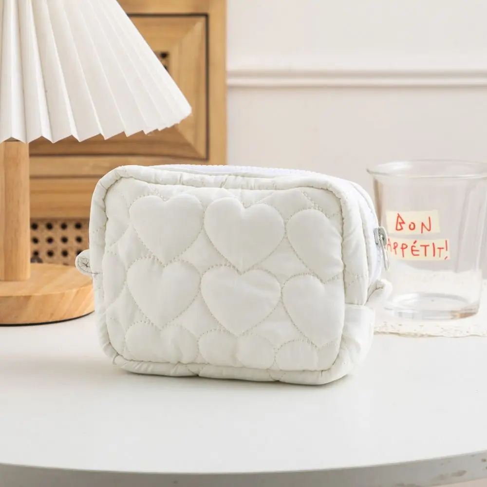 New Fashion Mini Cosmetic Pouch Cute Student Women Clutch Handbags Candy Color Love Heart Design Big Toiletry Bag