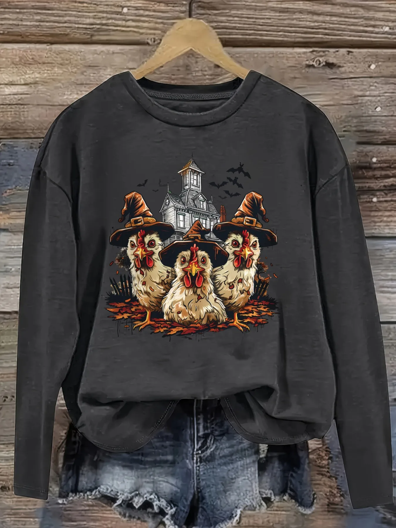 Women's Casual Long Sleeve Crew Neck T-Shirt Witch Chickens Haunted House Print Design, Round Neck Women's Clothing, Machine Washable, Slightly Elastic, Loose Fit, Spring Autumn Winter Women's T-Shirt, Halloween Costume Outfit