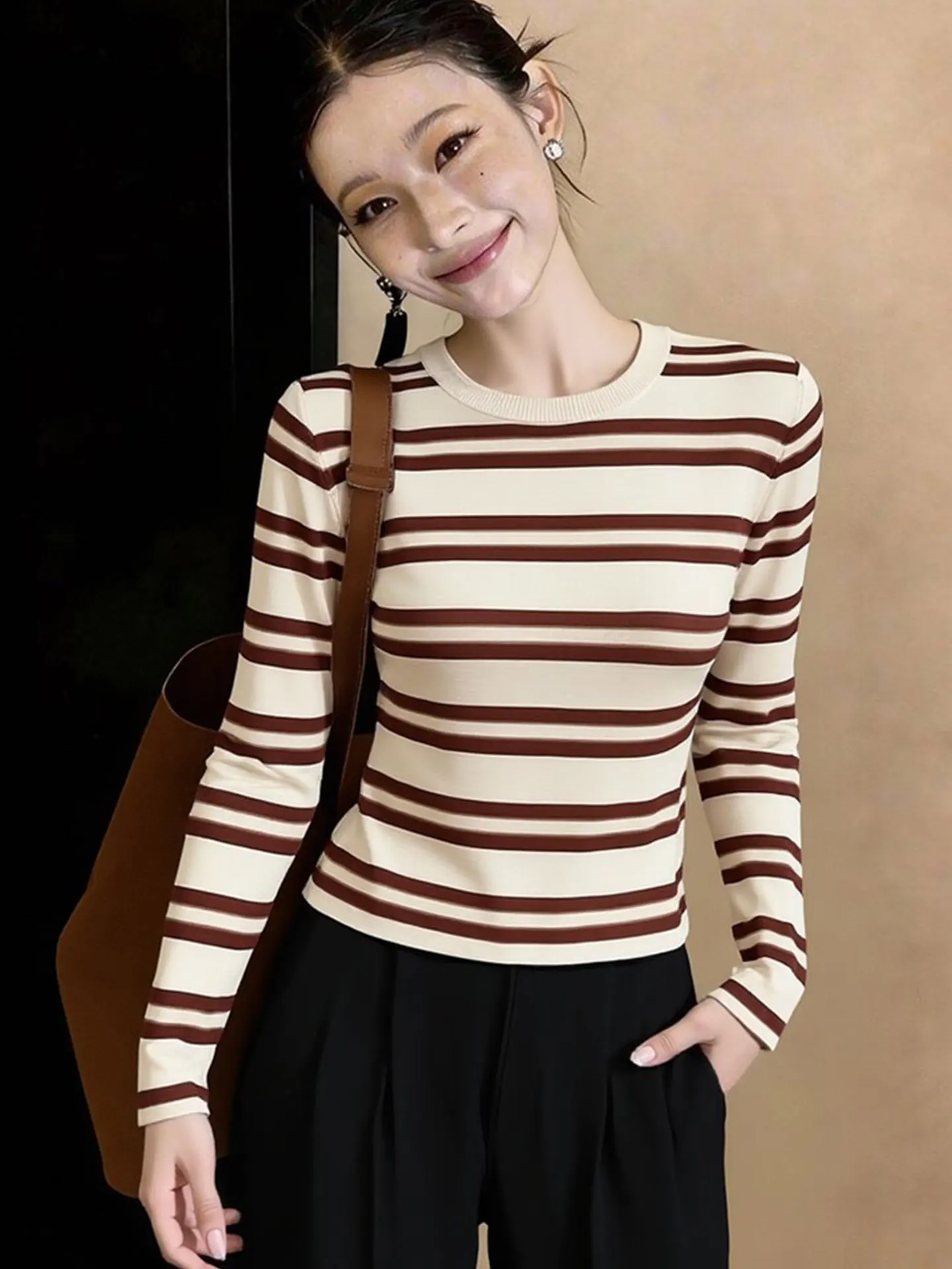

Ele Korean Sle Long Sve round Ne Knitted irt Slim Fit Base Layer Striped Top Comfortable Faionable Spring Wear