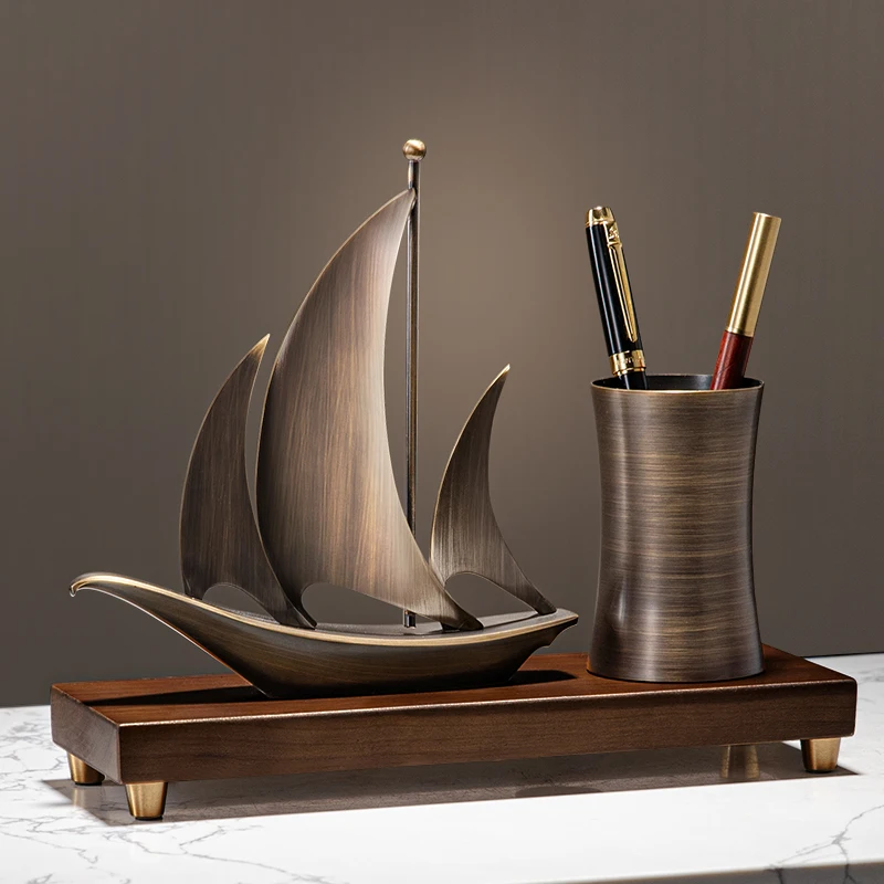 Smooth sailing ornaments office gifts for leaders and bosses, desk pen holders, high-end men's gifts