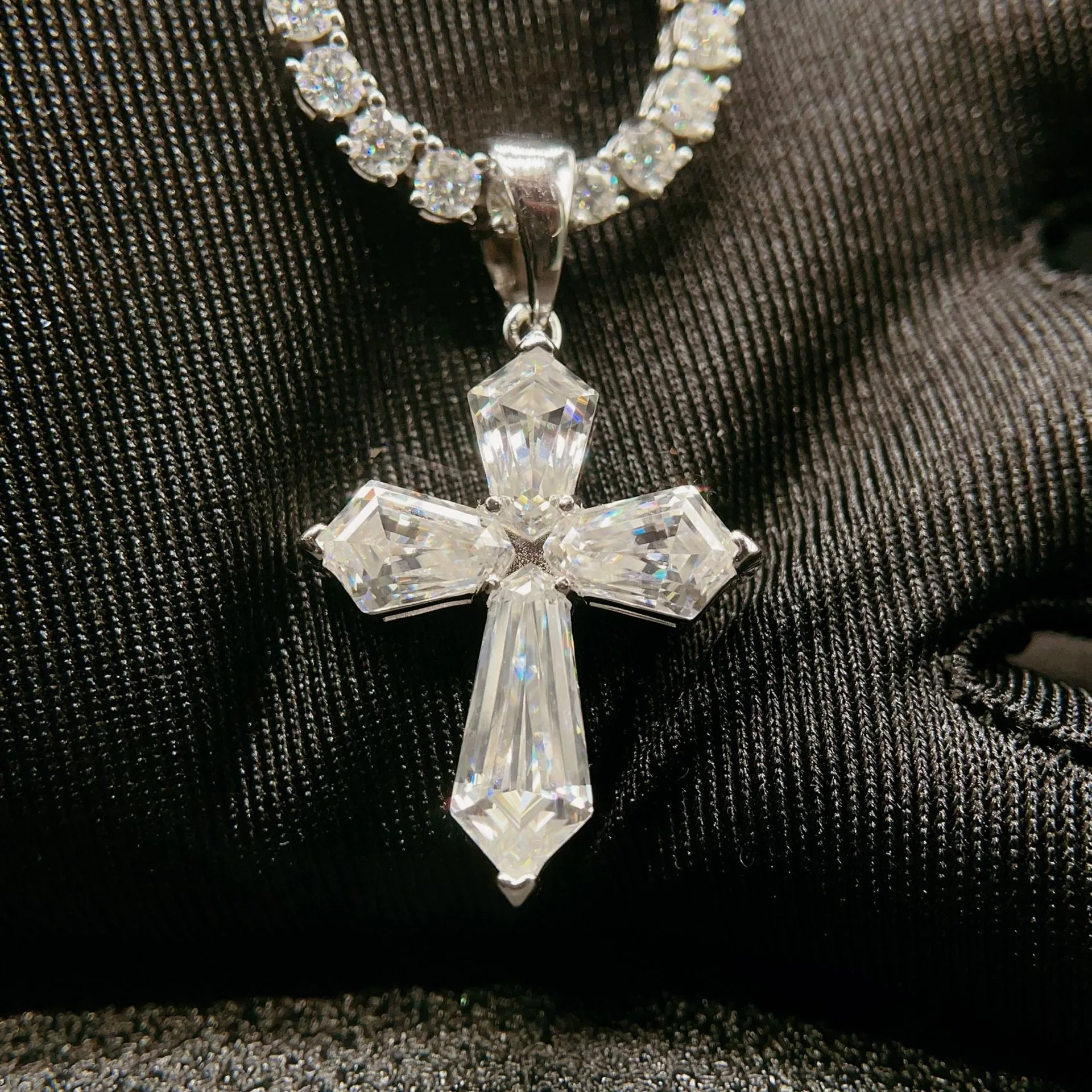 Iced D Color Moissanite Cross Tennis Necklace for Men 925 Sterling Silver Diamond Pendant Pass Tester with Gra Birthday Gift