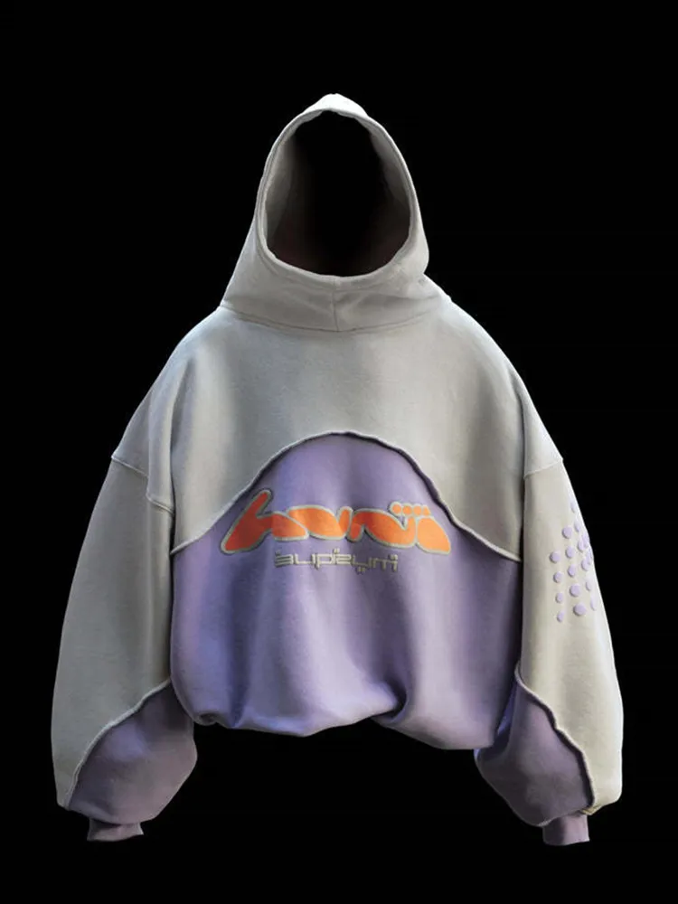 سويت شيرت نسائي بغطاء للرأس مطبوع عليه حروف رغوية ملونة