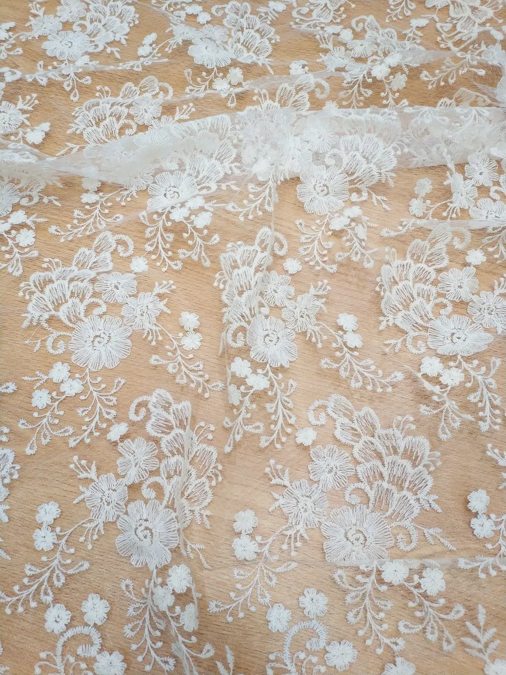 

Exquisite off-white lace with embroidered floral mesh fabric for wedding dresses, veils, wedding decorations,DIY sewing fabric