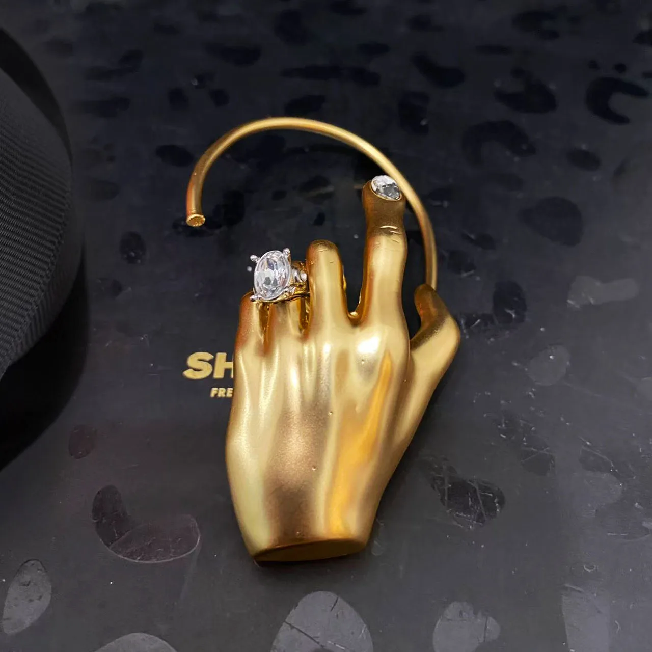 New Jewelry & Accessories Trendy Style Abstract Hand-Shaped Ear Hook Earring For Women's Parties & Gifts