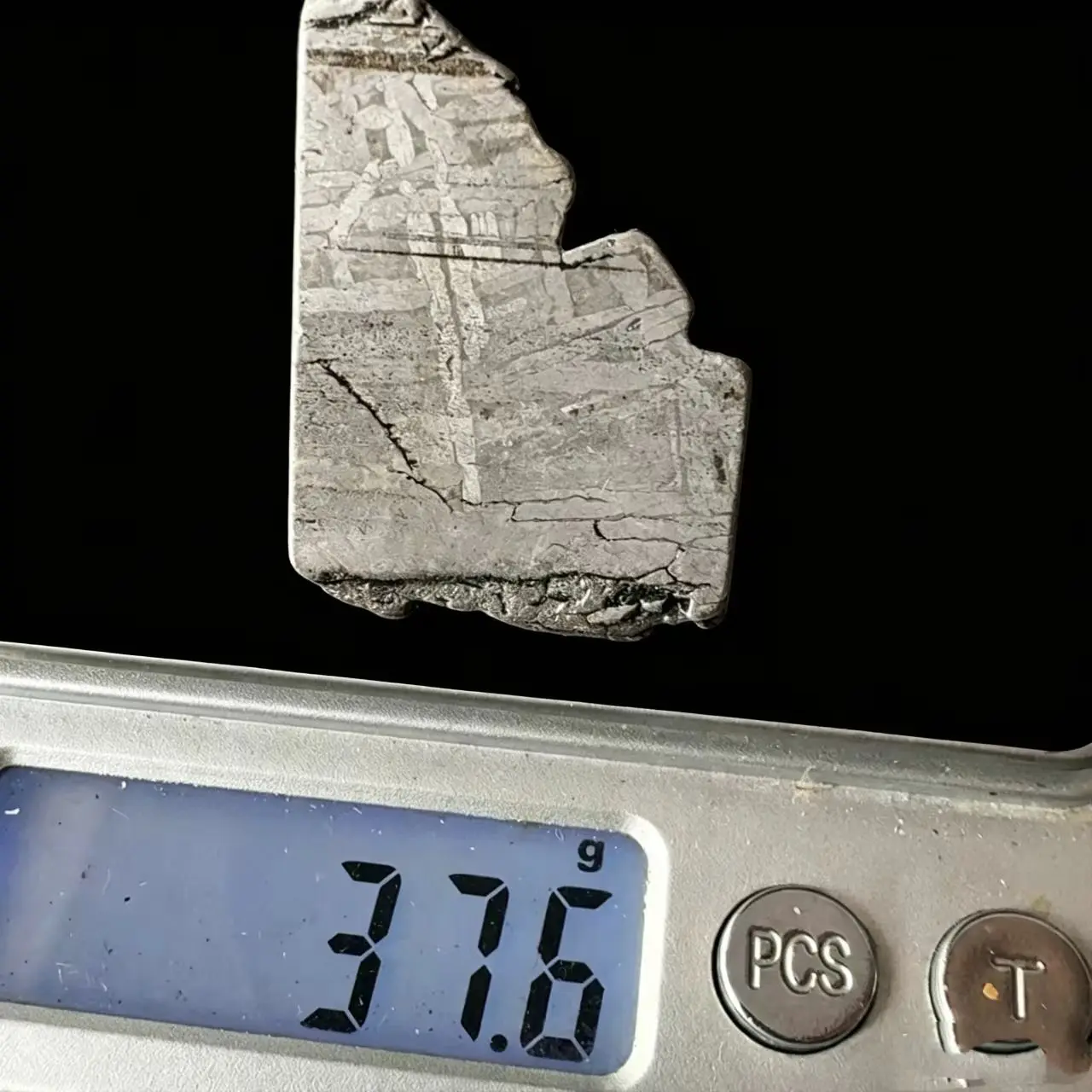 Rare Meteorite Altay Iron Meteorite Specimen Naturally Authentic Strong Magnetic Iron Meteorite Home Falling Stone Decoration