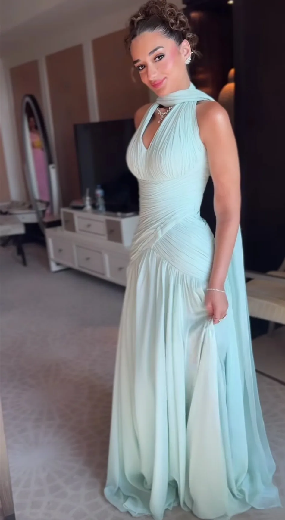 

Customized Long V-Neck Evening Dresses with Ribbon A-Line Chiffon فساتين سهرة Floor Length Prom Dress for Women