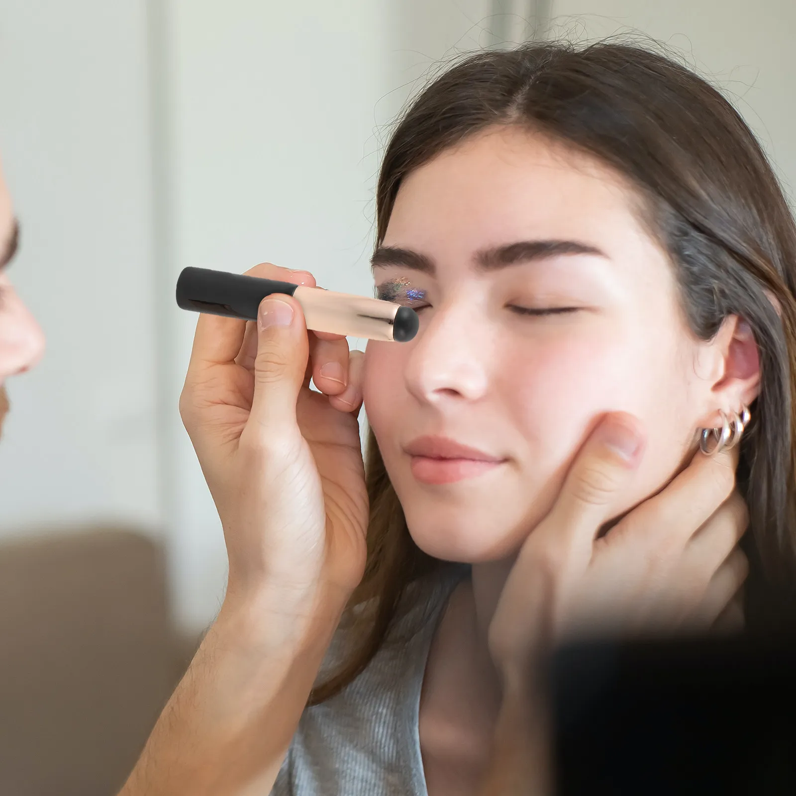 Pincel de silicona para labios, aplicador de pintalabios, varita para brillo de labios, corrector de maquillaje, herramienta de maquillaje portátil para mujeres y principiantes.