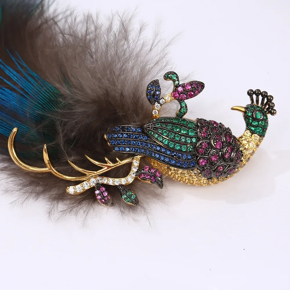 Rhinestone new simulation feather peacock brooch design exquisite accessories light luxury pin corsage high-grade ladies brooch