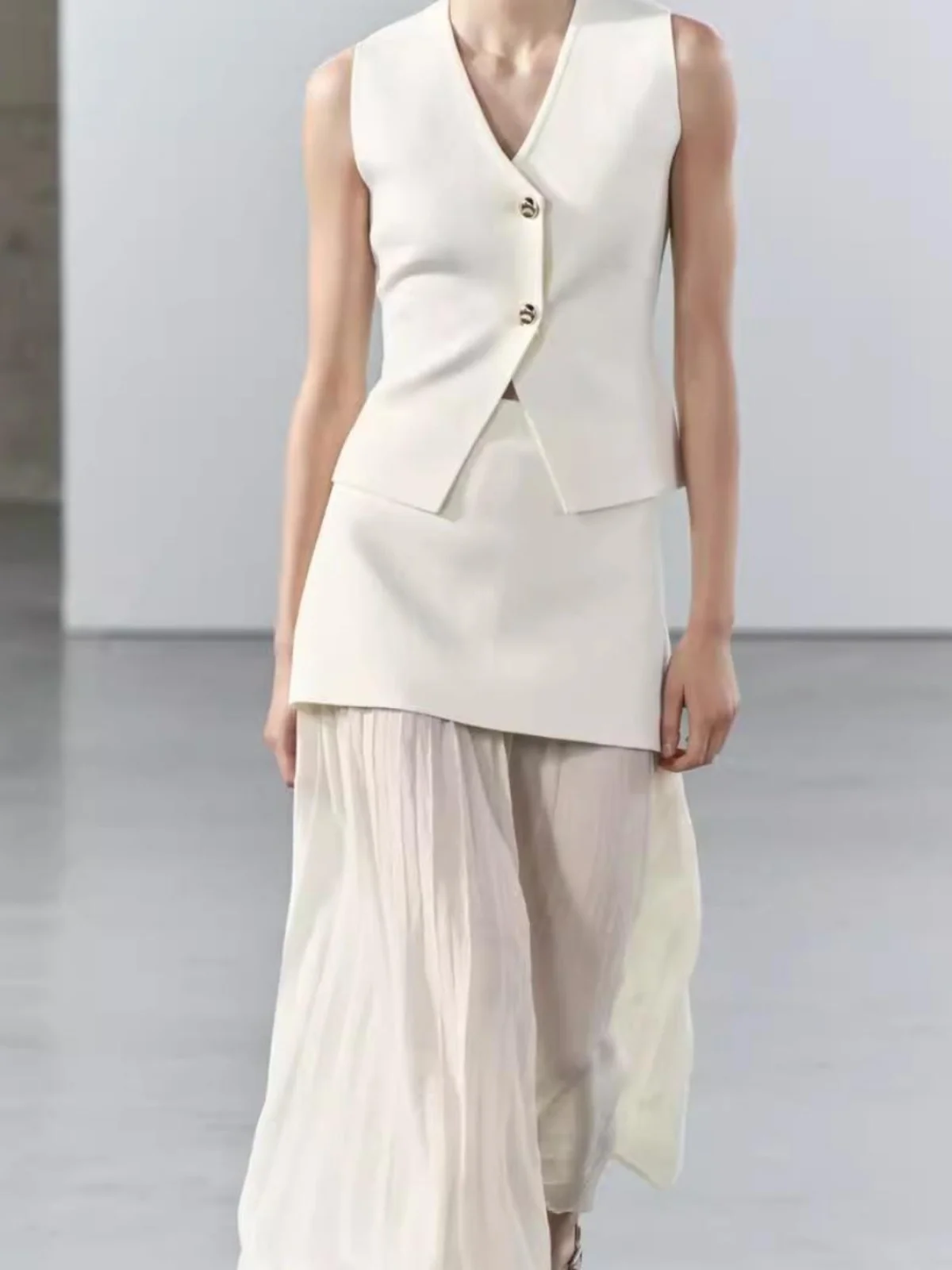 Otoño Invierno Chaleco de punto para mujer Svel V-Ne Button-Up Botón dorado Slim Fit Cárdigan de fibra de poliéster Sle Faion