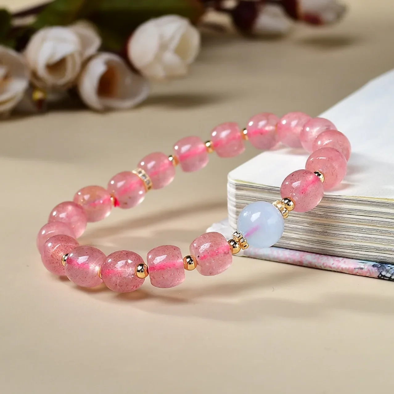 

Natural Strawberry Crystal Aquamarine Bracelet Ladies Lucky Light Luxury Fashion Bracelet, Gift