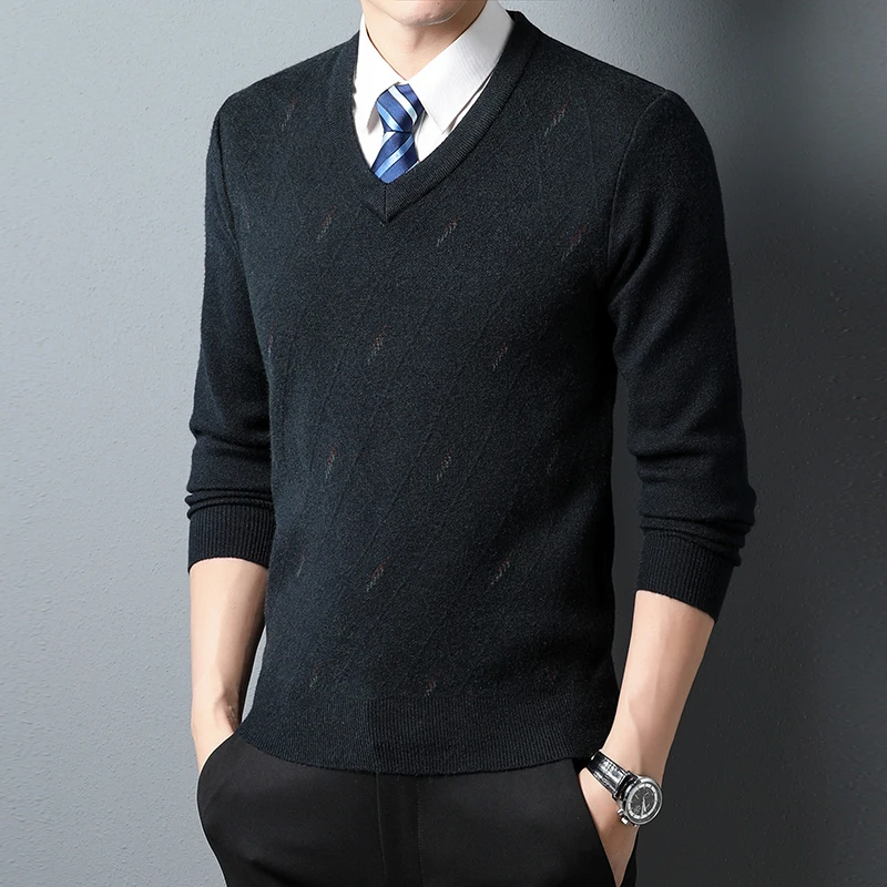 2023 New Men's Sweater Fashion Solid Color Warm Sweater Business Casual Heart Neckline Sweater