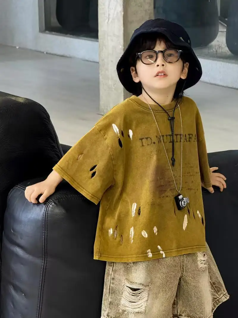 

Boys' Ripped Tie Dye Short Sleeved T-shirt 2026 Summer Outfit New Style Ripped Denim Shorts Trend