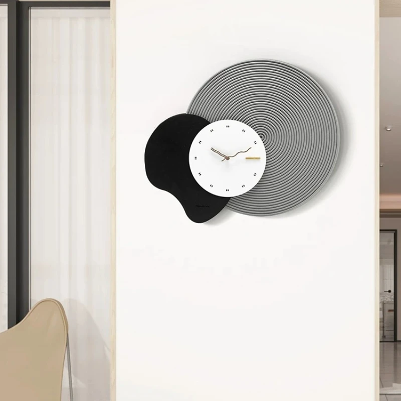 Korean Design Wall Watch Living Room Luxury Modern Fashion Nordic Xenomorph Wall Watch Simple Aesthetic Reloj Pared Home Decor