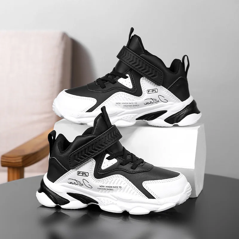 

A pair of children's four-season leather upper high-top sports shoes, wear-resistant casual shoes, size 28-38，YX-024